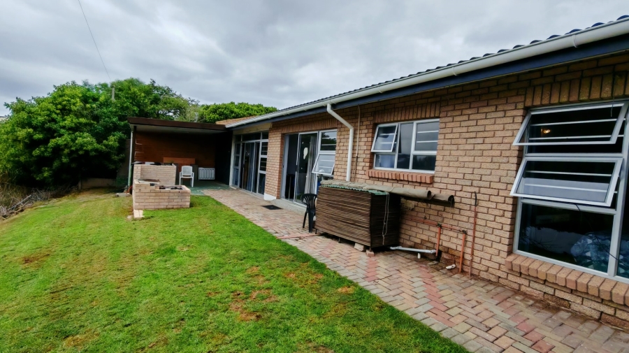 4 Bedroom Property for Sale in Riverside Western Cape